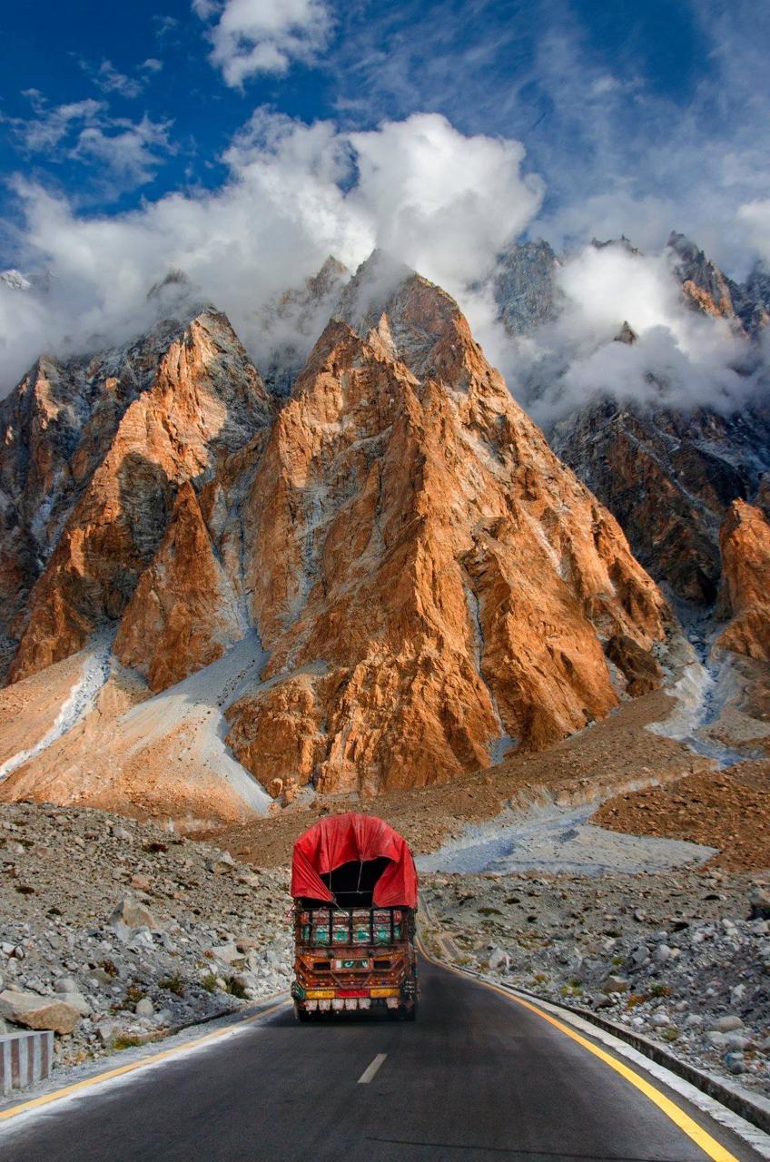 Truck art — Karakoram Highway, Pakistan