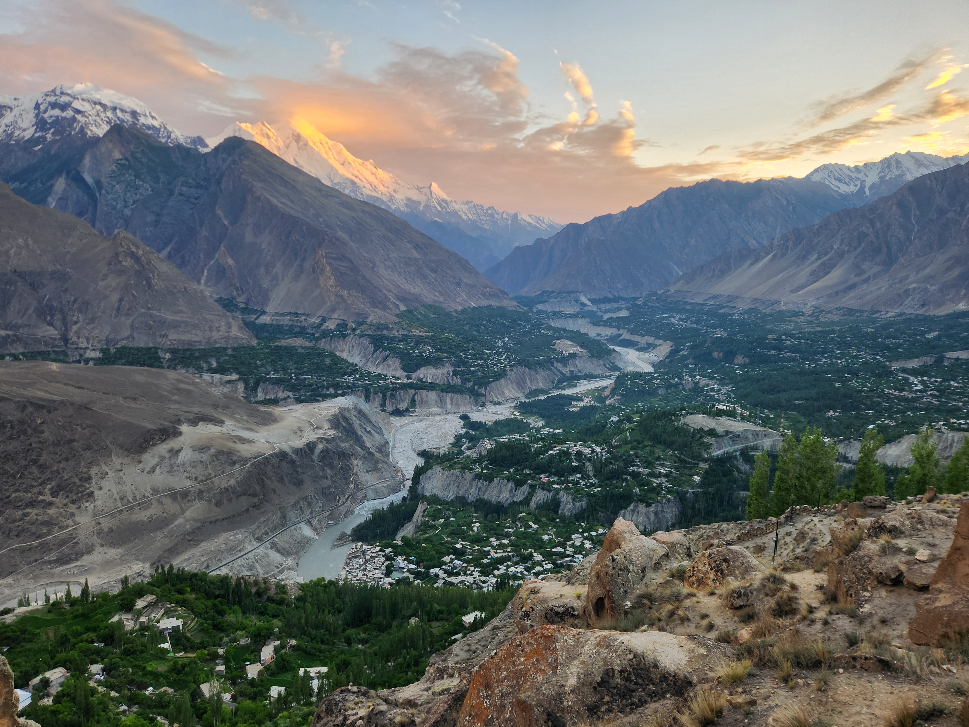 Hunza Valley at sunset — Karakoram Highway